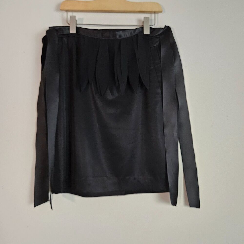 Wolford Women's Skirt 36 Black Satin Classic Elevated Basic Chiffon Petals